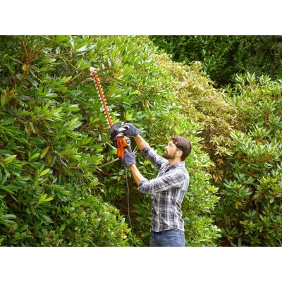 10. Black & Decker BEHTS451 Electric Hedge Trimmer Twin Blade 550W 2.65kg