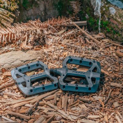 2. FUNN TAIPAN pedals black