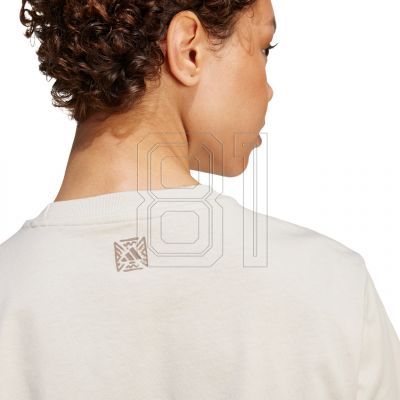 6. adidas Animal Graphic T-shirt W JM4423