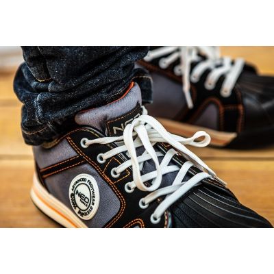6. NEO tools 82-116 safety shoes