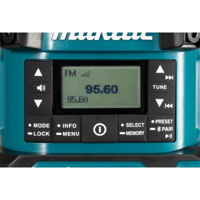 9. Makita Radio MR009GZ 12/14.4/18/40V XGT MR009GZ with lamp and flashlight