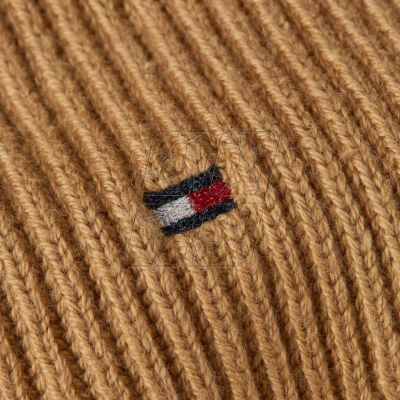 2. Tommy Hilfiger TH Flag Scarf AM0AM10543