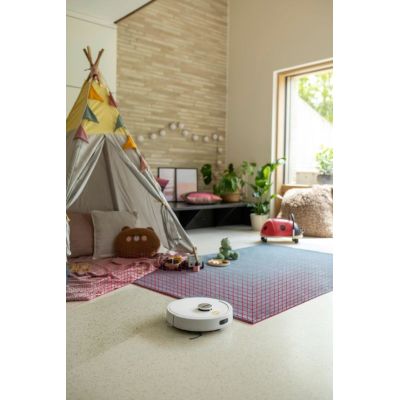 6. Cleaning robot with KARCHER RVC 3 Comfort base