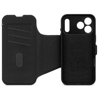 5. Decoded Textured Silicone Detachable Wallet – protective case for iPhone 17 Pro, compatible with MagSafe (Phantom Black)