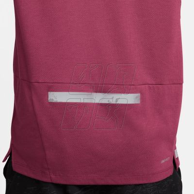 4. Nike Dri-FIT Run Division Rise 365 M T-shirt DV9299-653