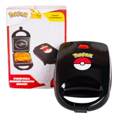 Uncanny Brands Pokémon Poké Ball Toaster Black, Red, White