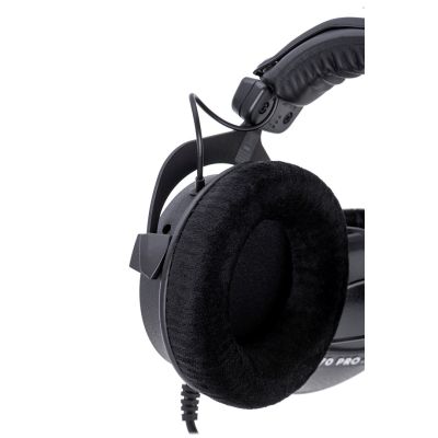 13. Beyerdynamic DT 770 PRO 250 OHM BLACK LIMITED EDITION - Closed studio headphones