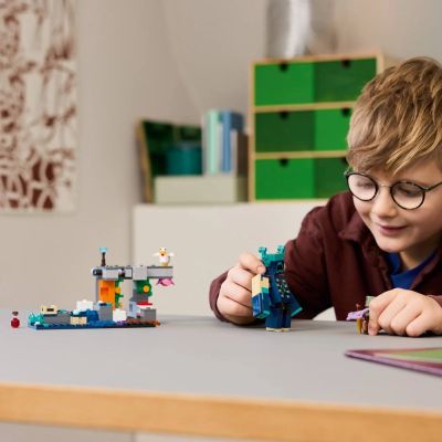 9. LEGO Minecraft 21274 Encounter with the Warden