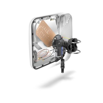 3. QuWireless QuMax XR All-In antenna, directional antenna, PoE/LAN 7 dBi