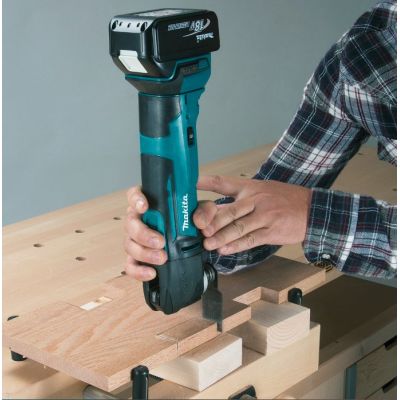 7. MAKITA Multi Tool LXT DTM51Z multifunction tool set