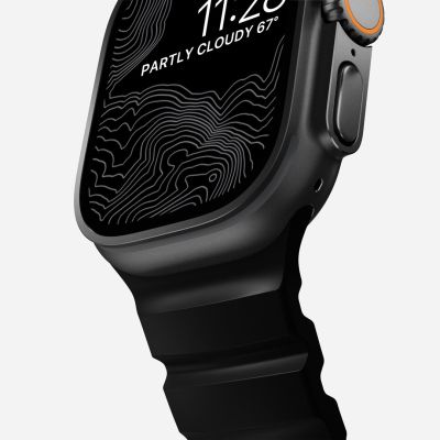 6. Nomad Rocky Point Band Black Leather, Titanium