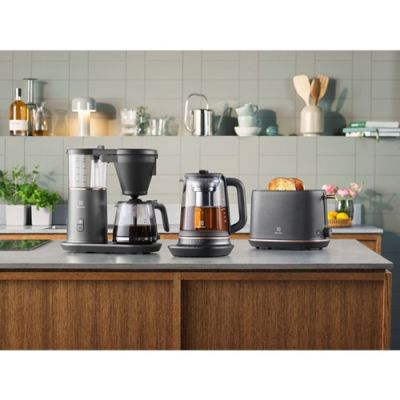 10. ELECTROLUX E7K1-6BP kettle