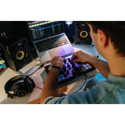 7. Hercules 4781119 DJ Software Controller