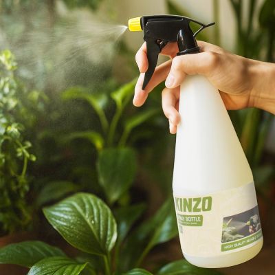 15. KINZO 1000ML SPRAY BOTTLE