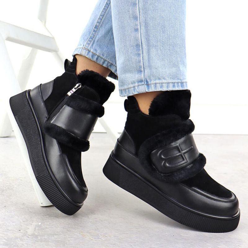 6. Potocki W WOL90A insulated ankle boots, black