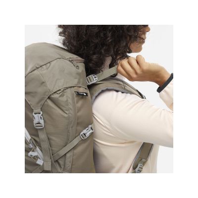 6. MILLET W HIKER AIR 28 backpack brown
