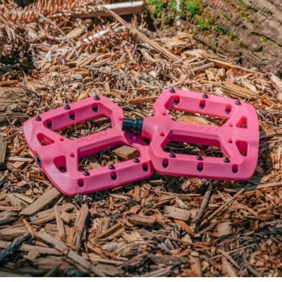 2. FUNN TAIPAN pedals pink