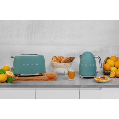 12. Smeg Wasserkocher 50s Style Emerald Green Kettle