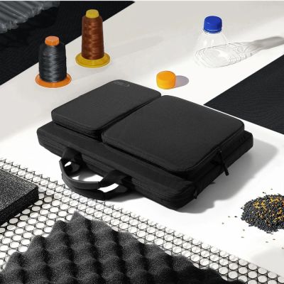 10. Tech-Protect Defender Bag for 17" Laptop - Black