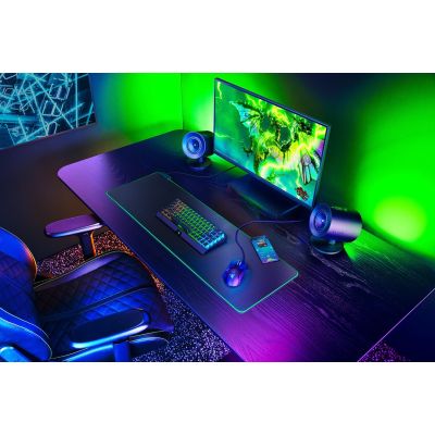 6. Razer Nommo V2 - hojttalersystem - til