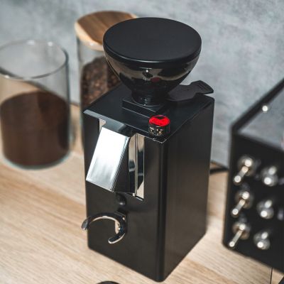 6. La Pavoni Nuovo Kube Coffee Grinder Nero