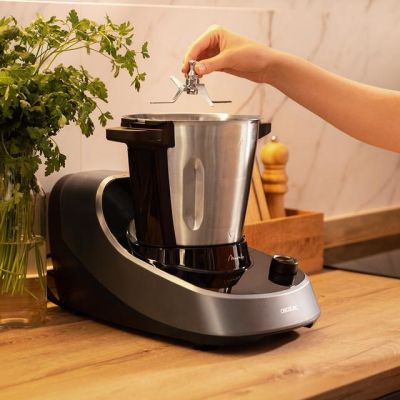 10. Cecotec 04341 Food Processor 1600 W 3.3 L Black, Stainless Steel Built-in Scales