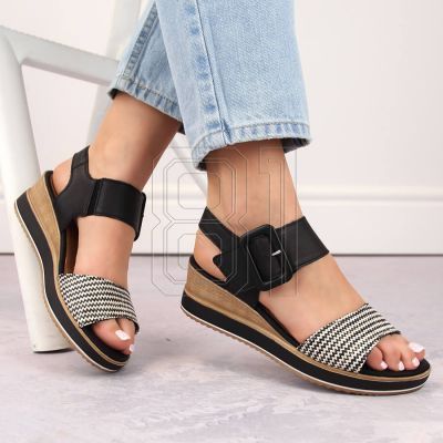 6. Leather wedge sandals Remonte W RKR646