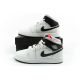 10. Nike Air Jordan 1 women's high-top sports shoes fashionable sneakers white black