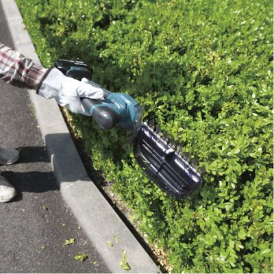 22. MAKITA DUM604ZX Cordless Grass Shears