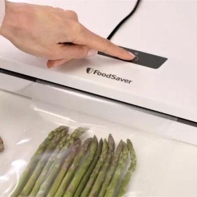 4. Compact vacuum sealer FoodSaver VS0290X