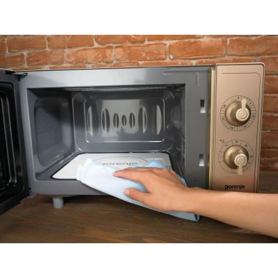 2. GORENJE BM235CLB microwave oven
