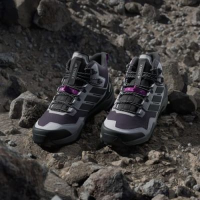 5. Women’s adidas TERREX Skychaser Mid GTX Shoes – aurora plum/carbon/purple burst, size: 41