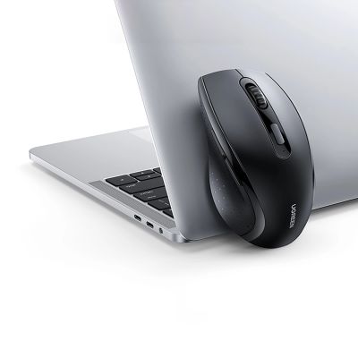 10. Ugreen Wireless Ergonomic Optical Mouse - Black