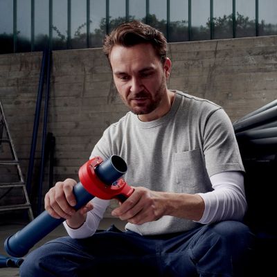 34. Knipex 90 23 01 BK hand pipe cutting tool Pipe cutter