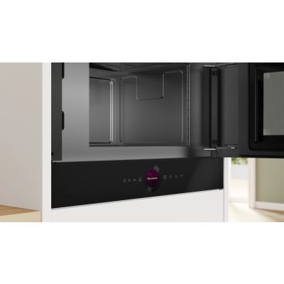 2. BOSCH BFR7221B1 microwave oven