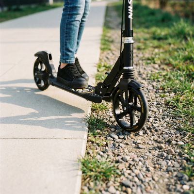 11. HM800 FLY SCOOTER GOLD NILS EXTREME