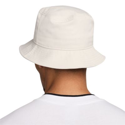 5. Nike Apex FB5382-104 Cap