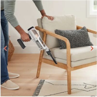 10. SHARK Cordless LED Vacuum Cleaner IW1611EU
