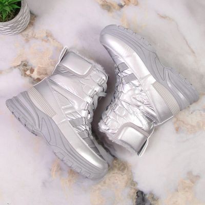 7. Potocki W WOL117B metallic lace-up snow boots