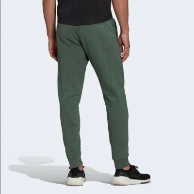 6. adidas Recbos M HM7892 sweatpants
