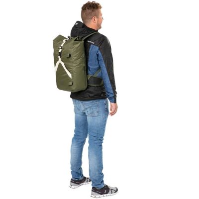 28. Deuter Amager 25+5 graphite cycling backpack