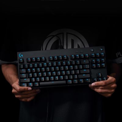 4. Logitech G915 LIGHTSPEED WRLS RGB MECH KB/GL CLICKY keyboard - CARBON US INTL