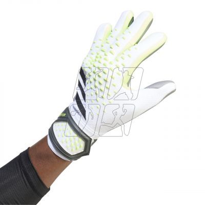 3. Goalkeeper gloves adidas Predator League Gloves M IA0879