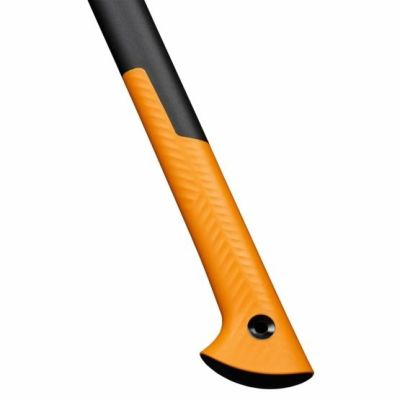 3. FISKARS UNIVERSAL AXE X24 X-SERIES BLADE M