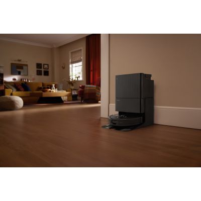 36. Roborock Qrevo 5AE black cleaning robot