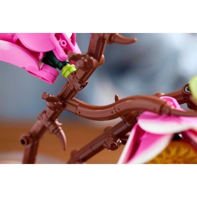 14. LEGO Botanicals 11510 - Magnolia Branches