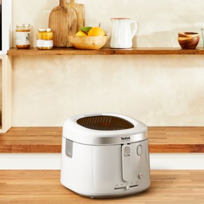 11. TEFAL Filtra Vision FF2541E0 Deep Fryer