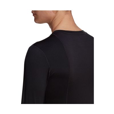 2. adidas TechFit Compression T-shirt M GU7339