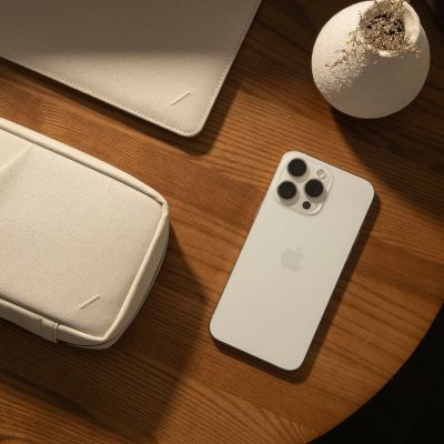 9. Native Union Stow Slim 35.6 cm (14") Pocket Case White