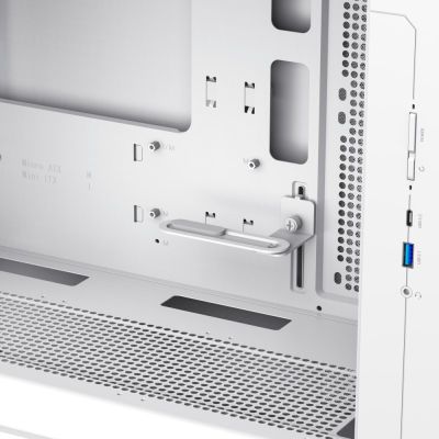7. GameMax CLAW 360 WH Micro Tower White